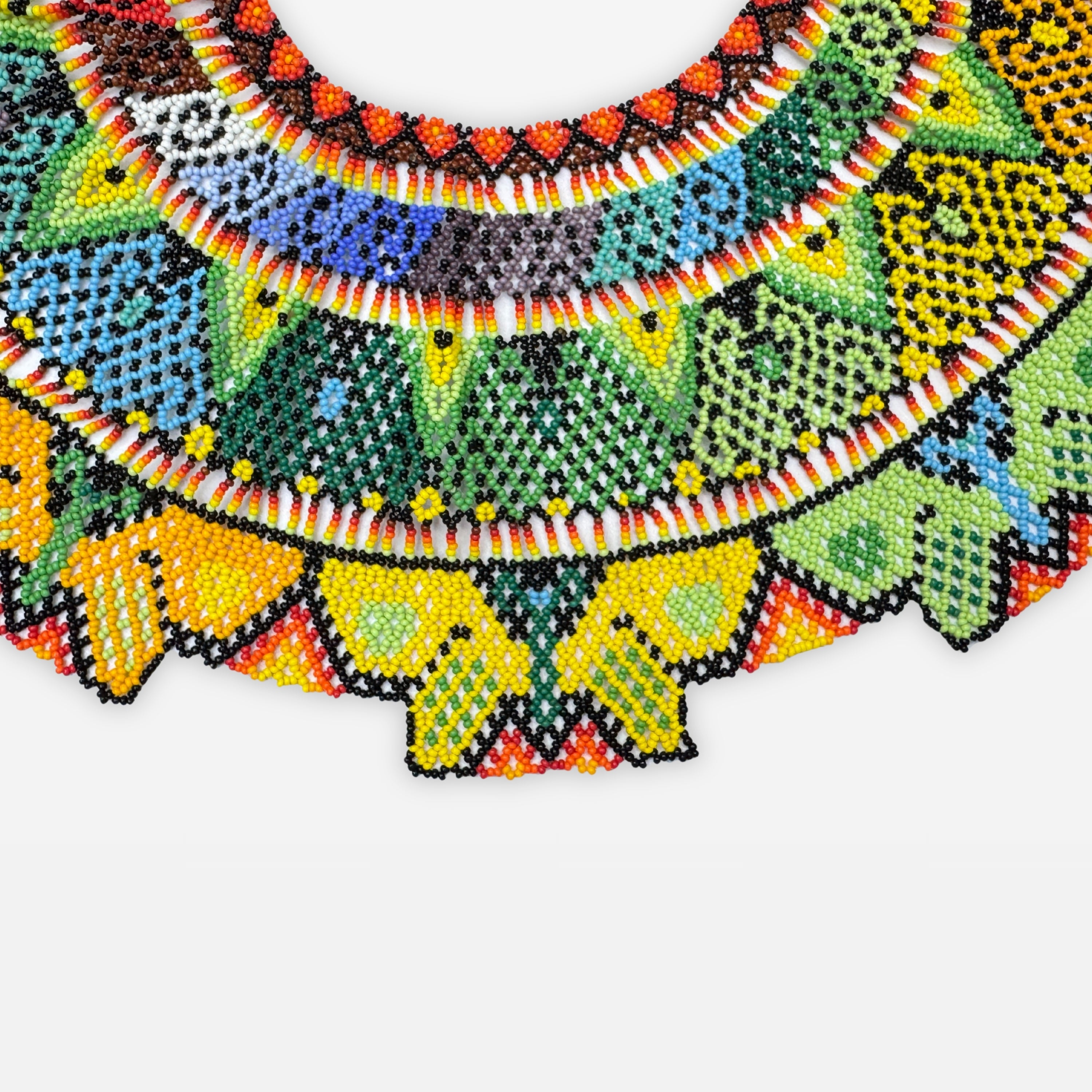 Collar Ancestral Multicolor Dorado